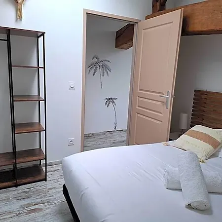 Hotel D'hotes Chateau Pierre De Montignac 3*