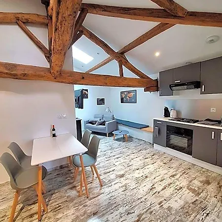 Hotel D'hotes Chateau Pierre De Montignac 3*