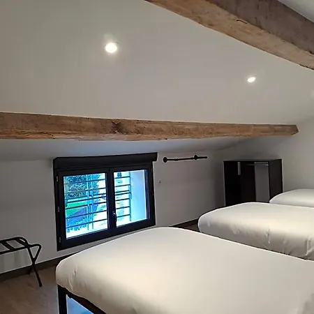 D'hotes Chateau Pierre De Montignac